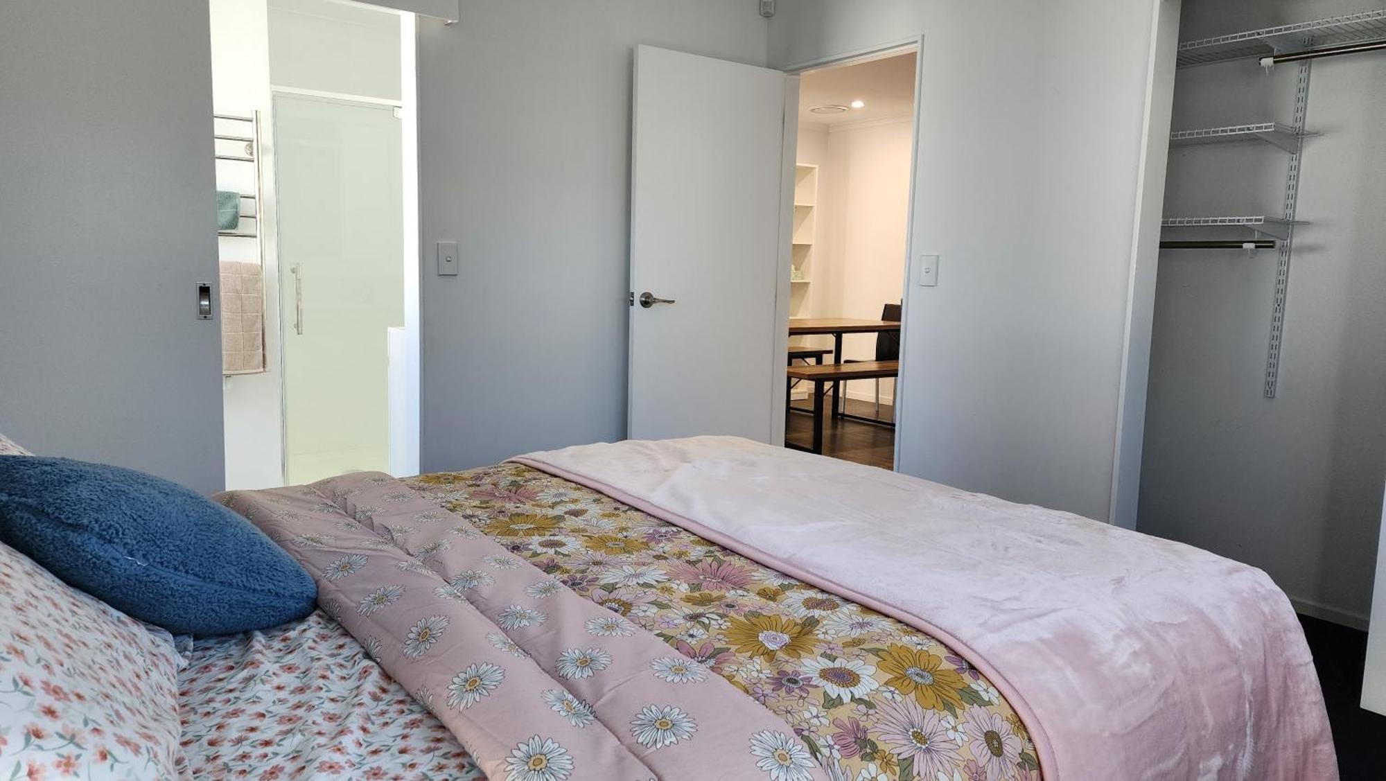 Oaktree Entire Holiday Home, Sleeps 8 To12 로토루아 외부 사진